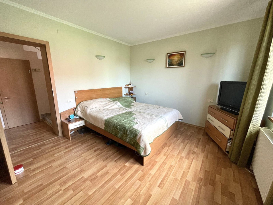 Casa individuala cu 7 camere si teren de 431 mp, zona Lipovei 8, foxfort.ro