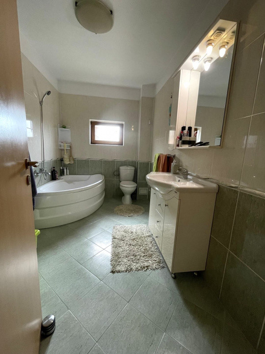 Casa individuala cu 7 camere si teren de 431 mp, zona Lipovei 13, foxfort.ro