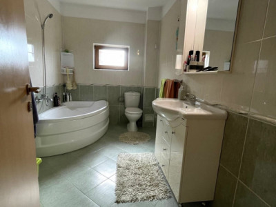 Casa individuala cu 7 camere si teren de 431 mp, zona Lipovei imagine mica 13, foxfort.ro