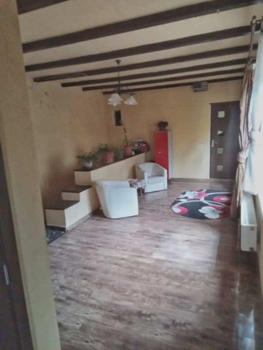 Vand casa spatioasa intr-o zona buna a orasului Arad 5, foxfort.ro