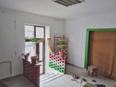 Vand casa spatioasa intr-o zona buna a orasului Arad imagine mica 3, foxfort.ro