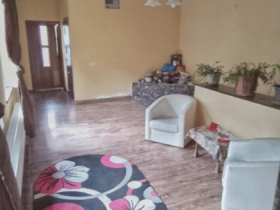 Vand casa spatioasa intr-o zona buna a orasului Arad imagine mica 4, foxfort.ro