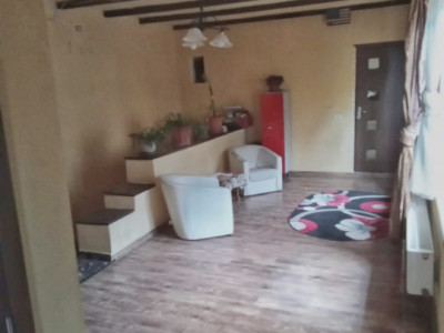 Vand casa spatioasa intr-o zona buna a orasului Arad imagine mica 5, foxfort.ro