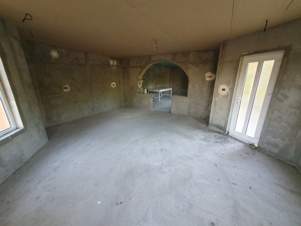 Casa individuala cu 5 camere si 2 bai, Central Jebel 10, foxfort.ro