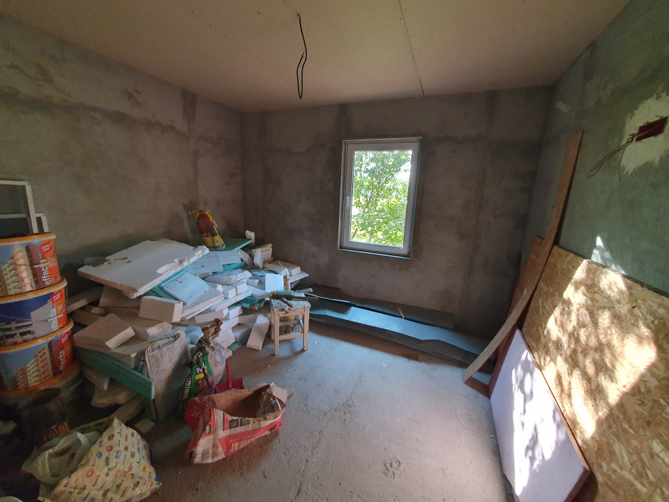 Casa individuala cu 5 camere si 2 bai, Central Jebel 12, foxfort.ro