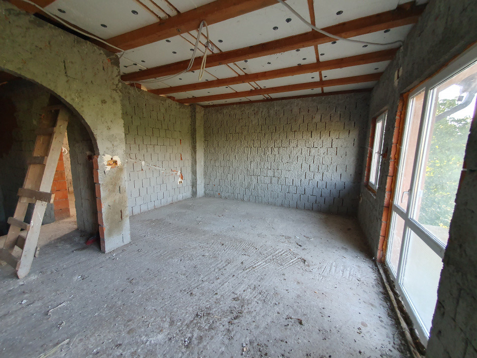 Casa individuala cu 5 camere si 2 bai, Central Jebel 16, foxfort.ro