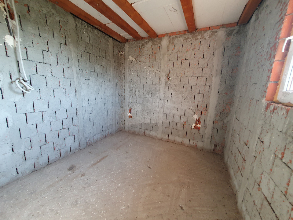 Casa individuala cu 5 camere si 2 bai, Central Jebel 19, foxfort.ro