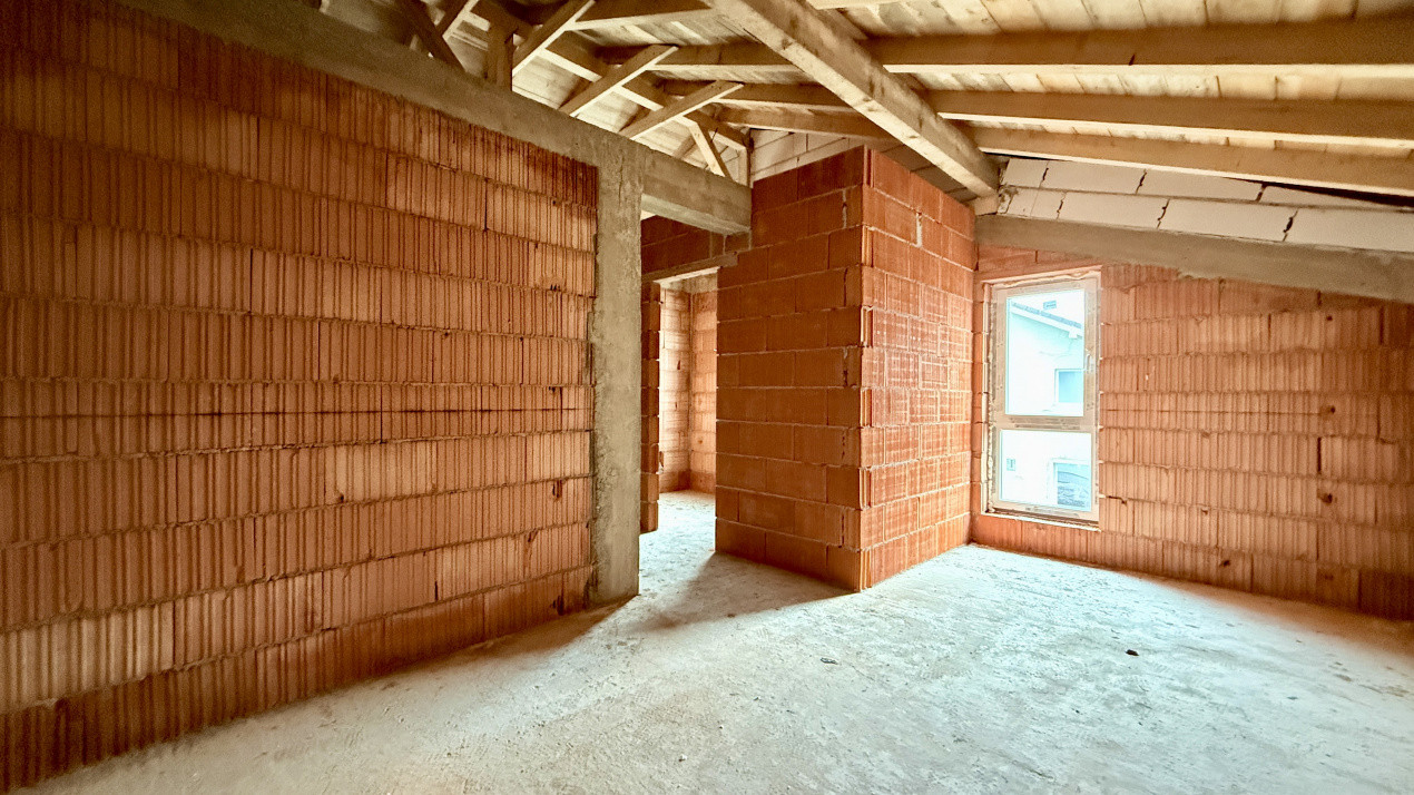 Duplex cu 3 camere si 2 bai si teren de 250 mp, zona Mosnita Veche 7, foxfort.ro