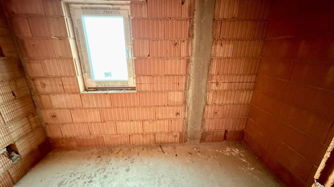 Duplex cu 3 camere si 2 bai si teren de 250 mp, zona Mosnita Veche 10, foxfort.ro