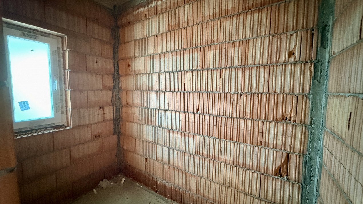 Duplex cu 3 camere si 2 bai si teren de 250 mp, zona Mosnita Veche 11, foxfort.ro