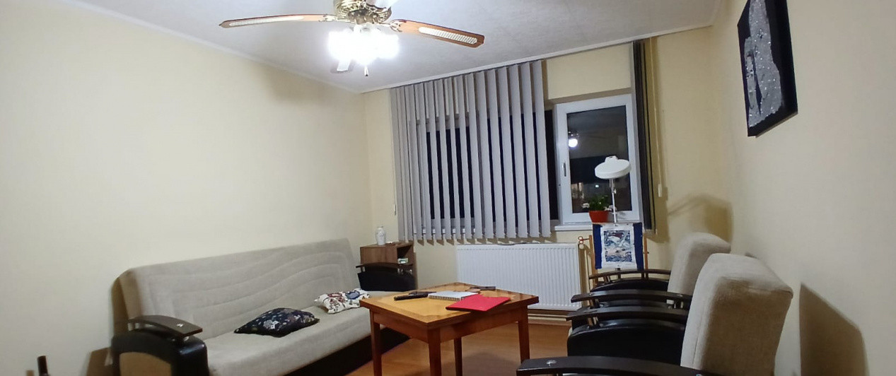 Apartament cu 3 camere, etaj intermediar, mobilat-utilat, zona Dacia 2, foxfort.ro