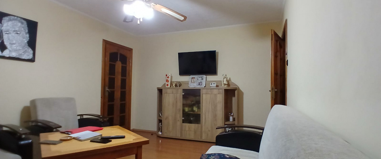 Apartament cu 3 camere, etaj intermediar, mobilat-utilat, zona Dacia 3, foxfort.ro