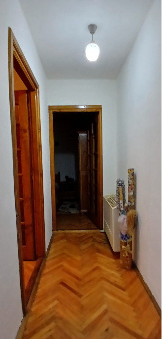 Apartament cu 3 camere, etaj intermediar, mobilat-utilat, zona Dacia 12, foxfort.ro