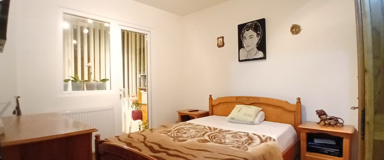 Apartament cu 3 camere, etaj intermediar, mobilat-utilat, zona Dacia 6, foxfort.ro