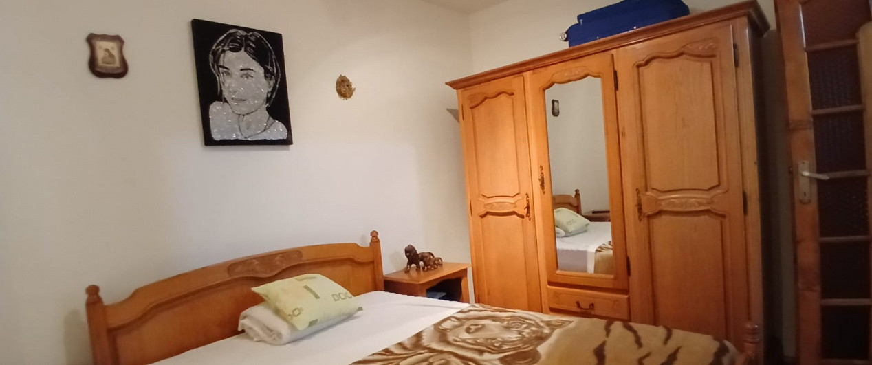 Apartament cu 3 camere, etaj intermediar, mobilat-utilat, zona Dacia 7, foxfort.ro