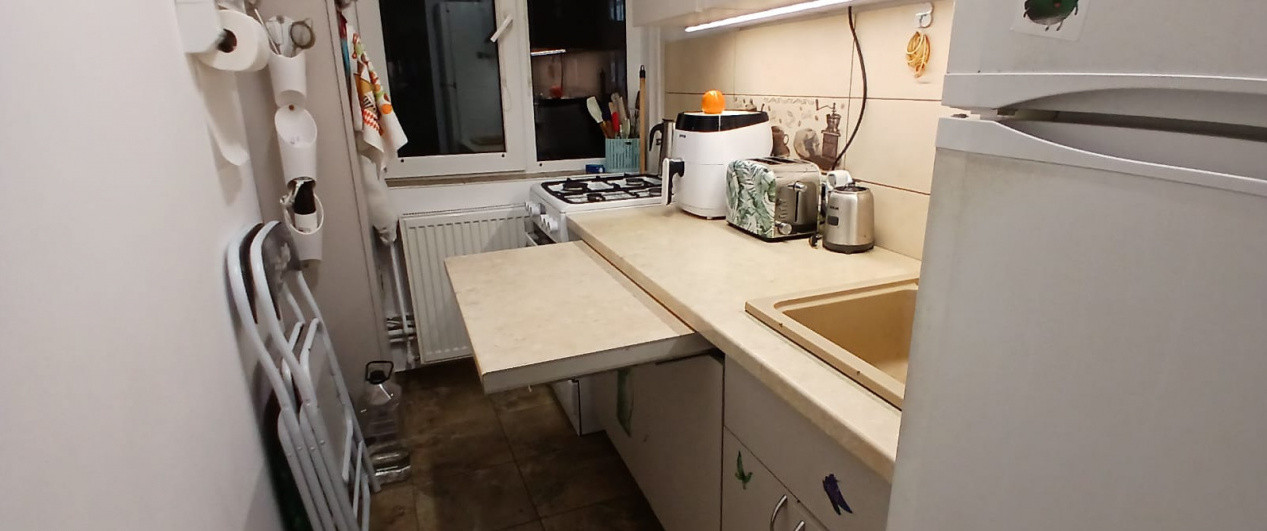 Apartament cu 3 camere, etaj intermediar, mobilat-utilat, zona Dacia 9, foxfort.ro