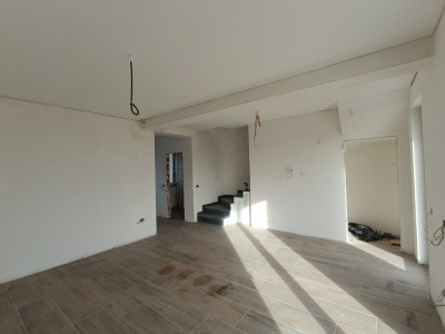 Casa insiruita cu 3 camere si teren de 200 mp, Parter + Etaj, zona Giroc imagine mica 2, foxfort.ro