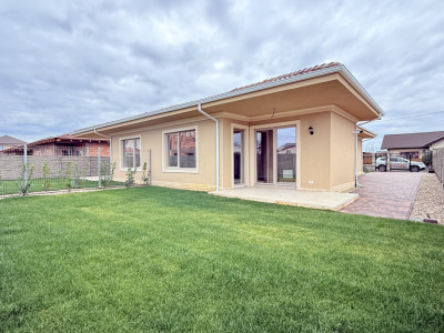 Duplex cu 3 camere si teren de 322 mp, toate utilitatile zona Mosnita Noua