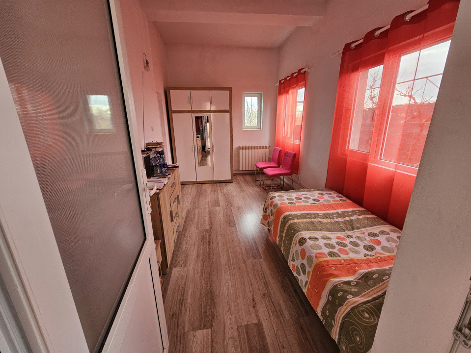 Casa individuala cu 7 camere, spatioasa in Sofronea 6, foxfort.ro