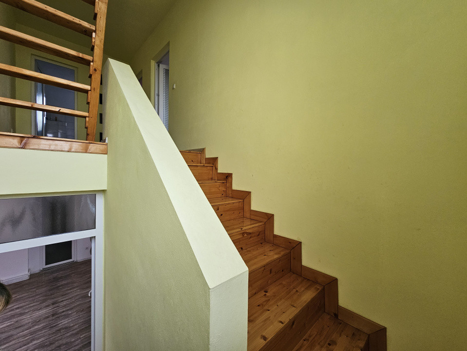 Casa individuala cu 7 camere, spatioasa in Sofronea 14, foxfort.ro