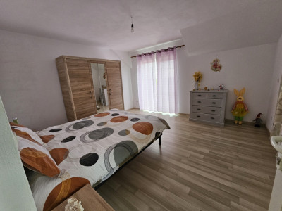 Casa individuala cu 7 camere, spatioasa in Sofronea imagine mica 15, foxfort.ro