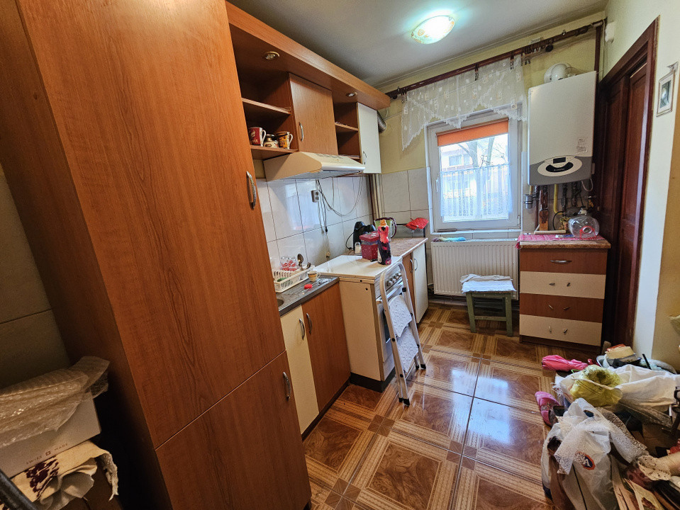 Apartament cu 3 camere, decomandat cu vedere pe 3 parti - zona Miorita 3, foxfort.ro