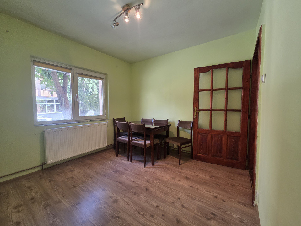 Apartament cu 3 camere, decomandat cu vedere pe 3 parti - zona Miorita 3, foxfort.ro