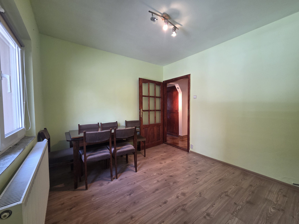 Apartament cu 3 camere, decomandat cu vedere pe 3 parti - zona Miorita 4, foxfort.ro