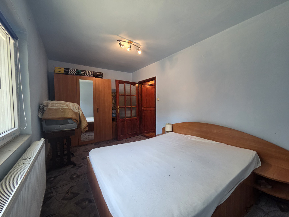 Apartament cu 3 camere, decomandat cu vedere pe 3 parti - zona Miorita 5, foxfort.ro