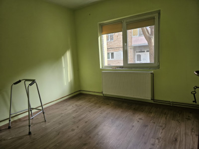 Apartament cu 3 camere, decomandat cu vedere pe 3 parti - zona Miorita imagine mica 10, foxfort.ro