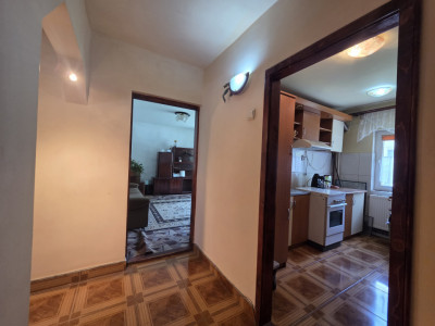 Apartament cu 3 camere, decomandat cu vedere pe 3 parti - zona Miorita imagine mica 11, foxfort.ro