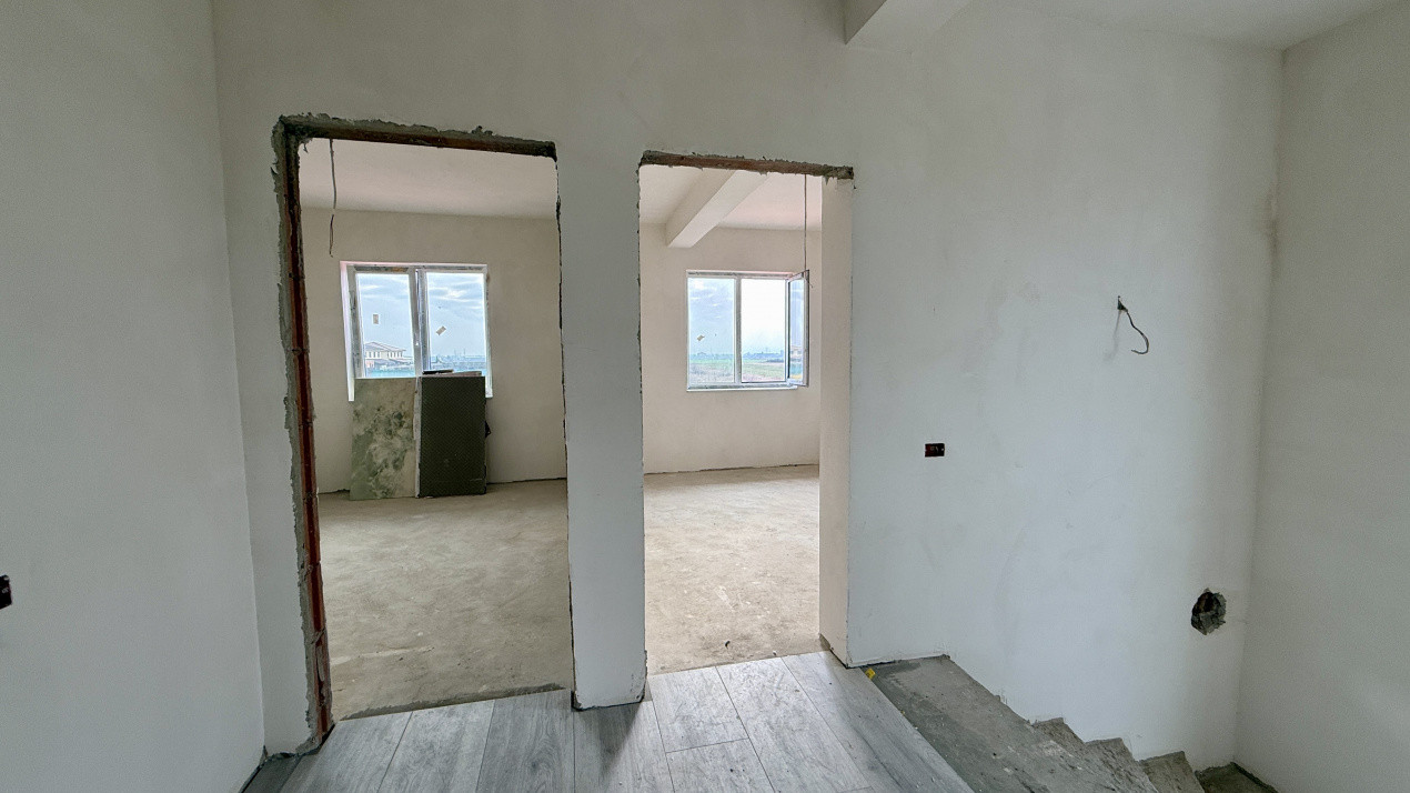 Duplex cu 5 camere de 128 mp utili si teren de 420 mp, zona Giarmata Vii 15, foxfort.ro