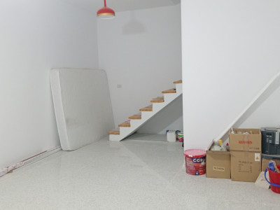 De inchiriat, apartament ultracentral la curte comuna