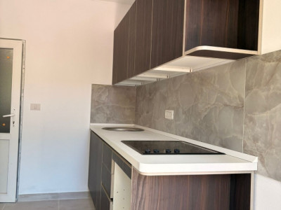 Casa individuala cu 5 camere de inchiriat zona Aradul Nou