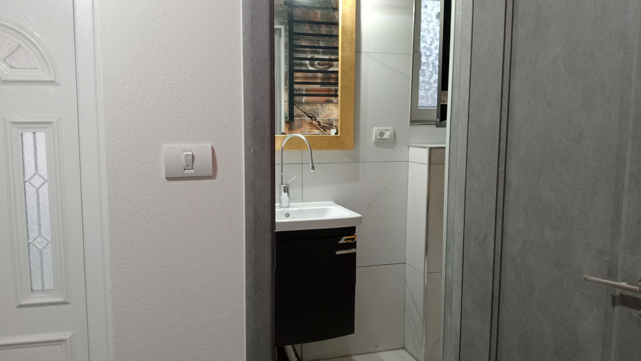 Apartament cu 2 camere la curte de inchiriat, zona Arad 5, foxfort.ro