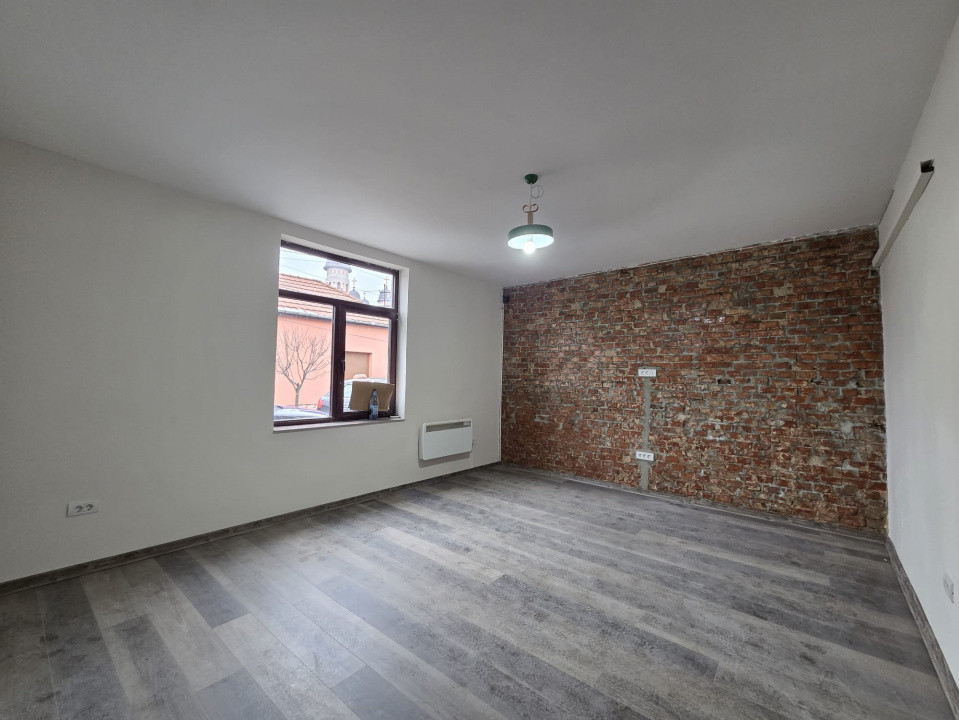 De inchiriat, apartament la casa, curte comuna, zona UTA 7, foxfort.ro