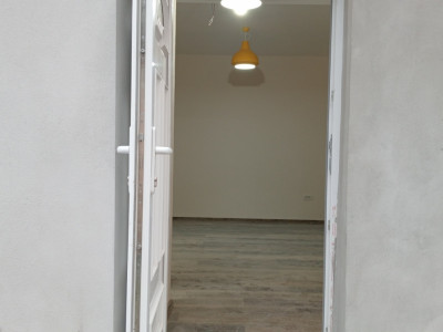 Apartament cu 2 camere la curte de inchiriat, zona Arad imagine mica 4, foxfort.ro