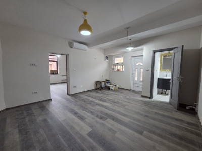 De inchiriat, apartament la casa, curte comuna, zona UTA imagine mica 6, foxfort.ro