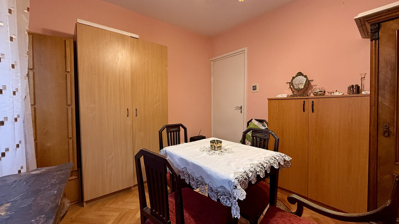 Apartament cu 3 camere si 2 bai de inchiriat, zona Circumvalatiuni 6, foxfort.ro