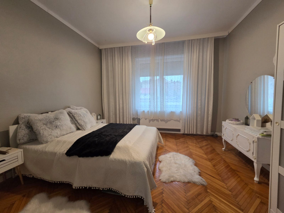 De vanzare apartament de lux cu 5 camere in Arad, zona Ultracentral 3, foxfort.ro