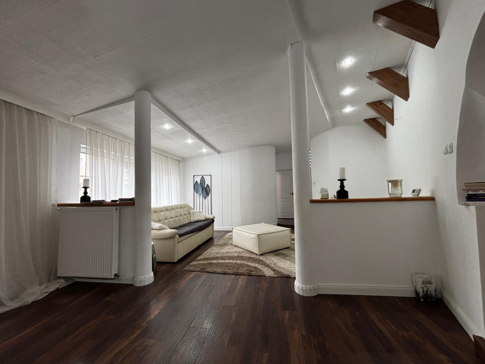 Apartament de lux 180 mp cu boxa amenajata, zona Centrala 10, foxfort.ro