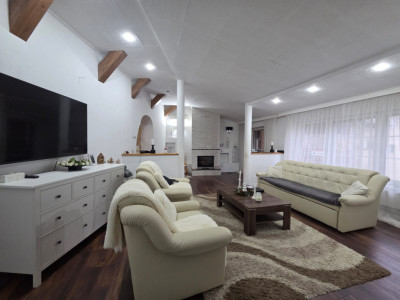 De vanzare apartament de lux cu 5 camere in Arad, zona Ultracentral