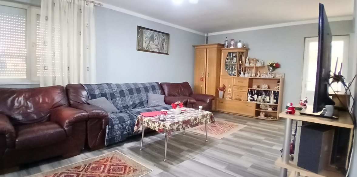 Casa individuala cu 5 camere P+M in Sanmihaiu Roman  1, foxfort.ro