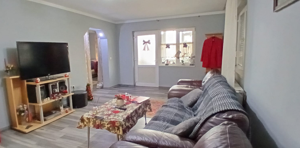 Casa individuala cu 5 camere P+M in Sanmihaiu Roman  3, foxfort.ro