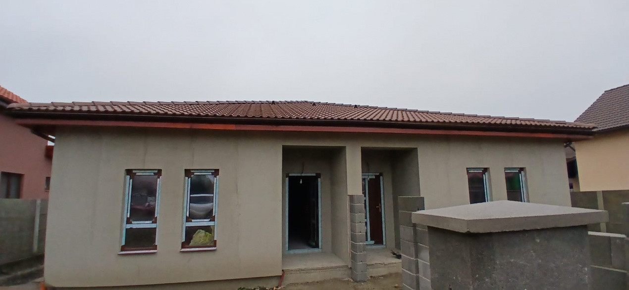 Duplex cu 3 camere si teren de 325 mp in Sanmihaiul Roman  1, foxfort.ro