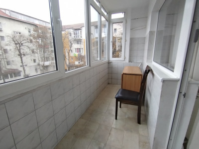Apartament cu 3 camere de inchiriat in Timisoara, zona Girocului imagine mica 4, foxfort.ro