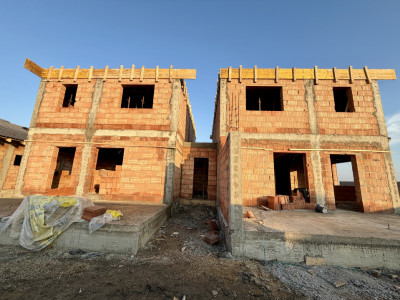 Duplex cu 4 camere Parter + Etaj, zona Sanandrei