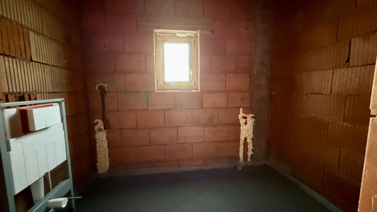 Duplex cu 3 camere si 2 bai pe parter, zona Albina 10, foxfort.ro