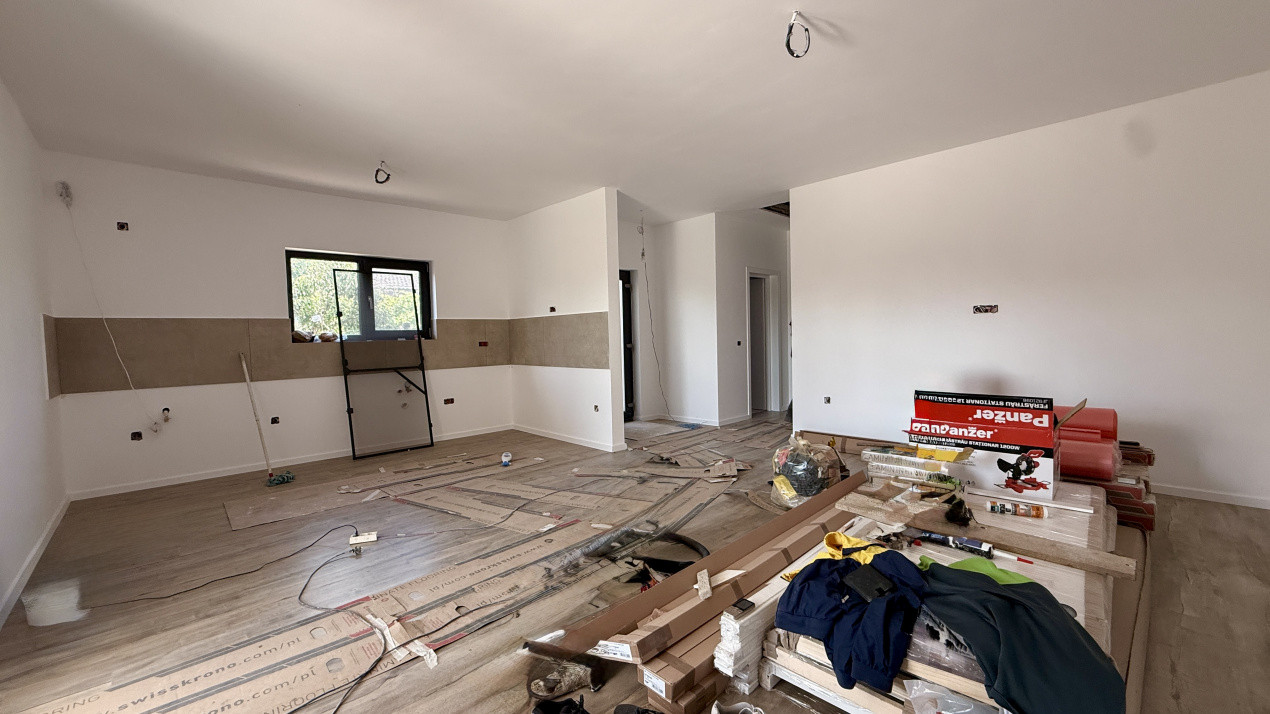 Duplex cu 3 camere si 2 bai pe parter, zona Albina 3, foxfort.ro