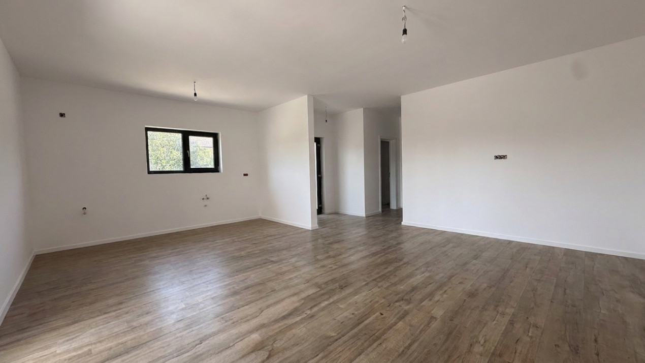 Duplex cu 3 camere si 2 bai pe parter, zona Albina 3, foxfort.ro